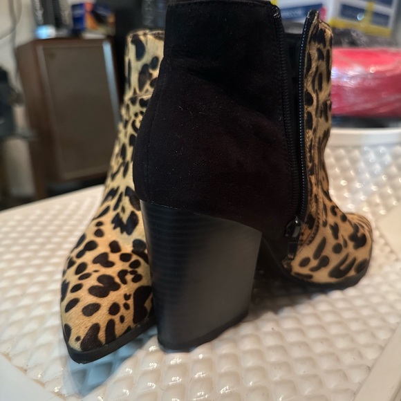Leopard Booties Like New - Picture 2 of 5